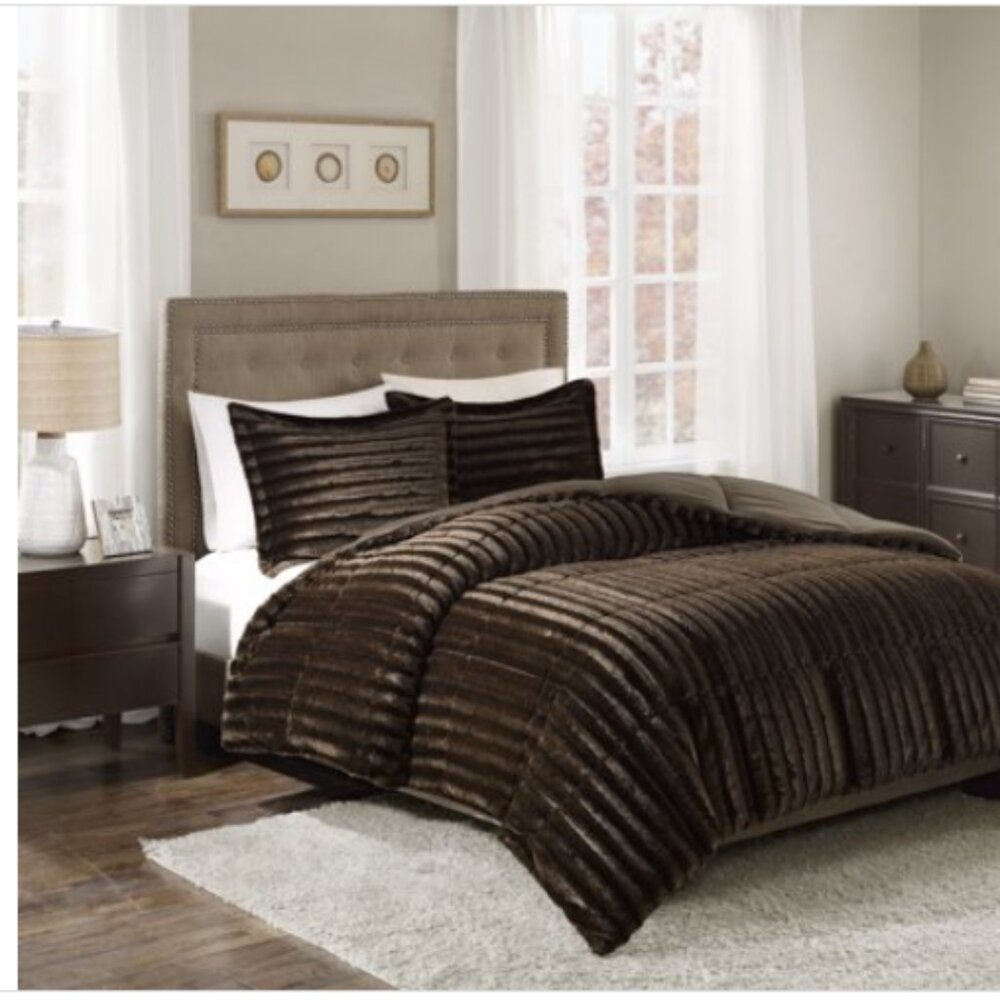 York Polyester Chocolate Faux Fur Full/Queen Comforter Set